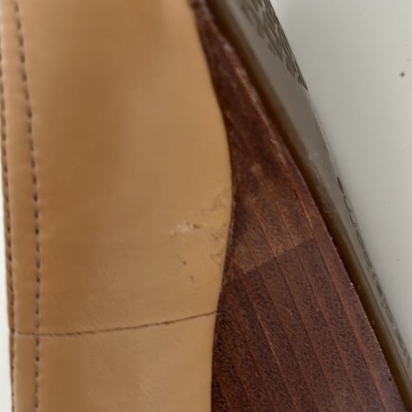 **3 for $30** Liz Claiborne Light Tan Open Toe Low Stacked Heeled Wedge 8.5 - Picture 9 of 9